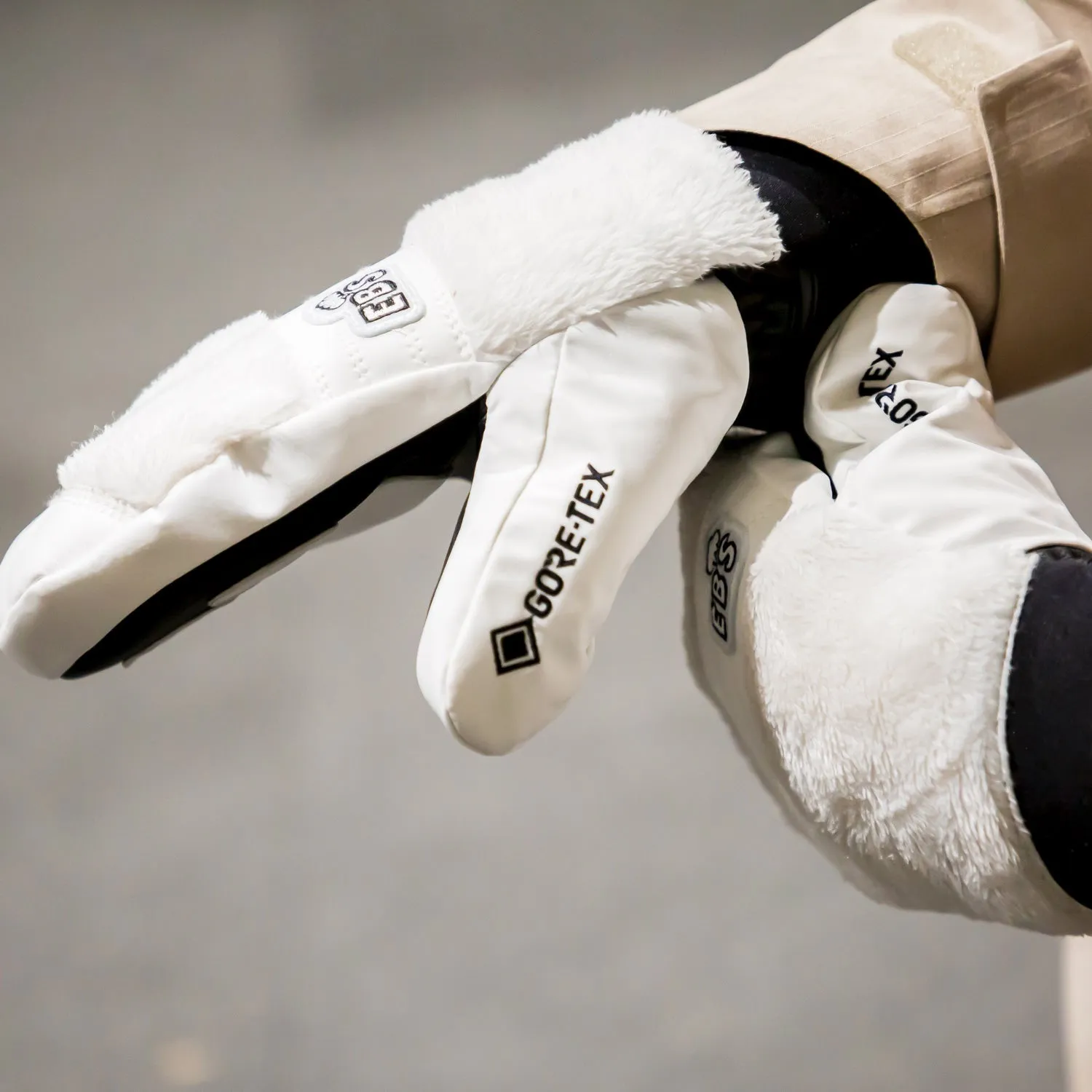 GORE-TEX EXCLUSIVE